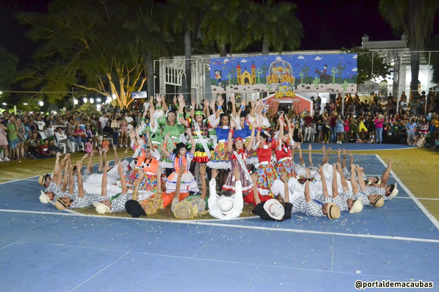 1º DIA DE APRESENTAÇÕES DAS QUADRILHAS JUNINAS DO SÃO JOÃO DE MACAÚBAS – 2024